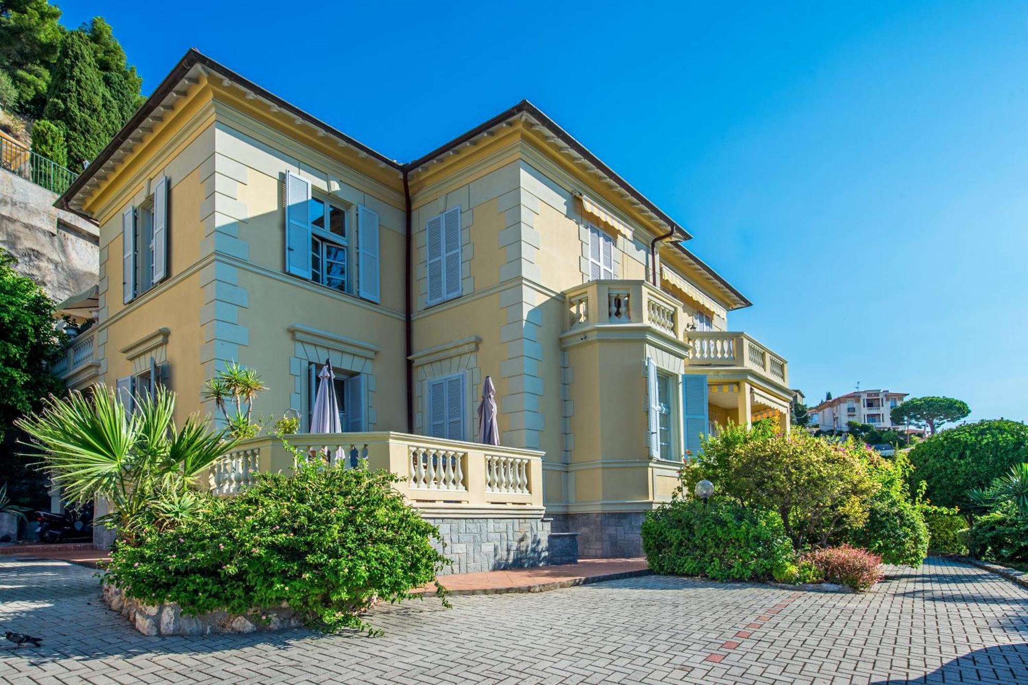 Oliviers -Agreable 2 Pieces Dans Maison Bourgeoise Menton Exterior photo