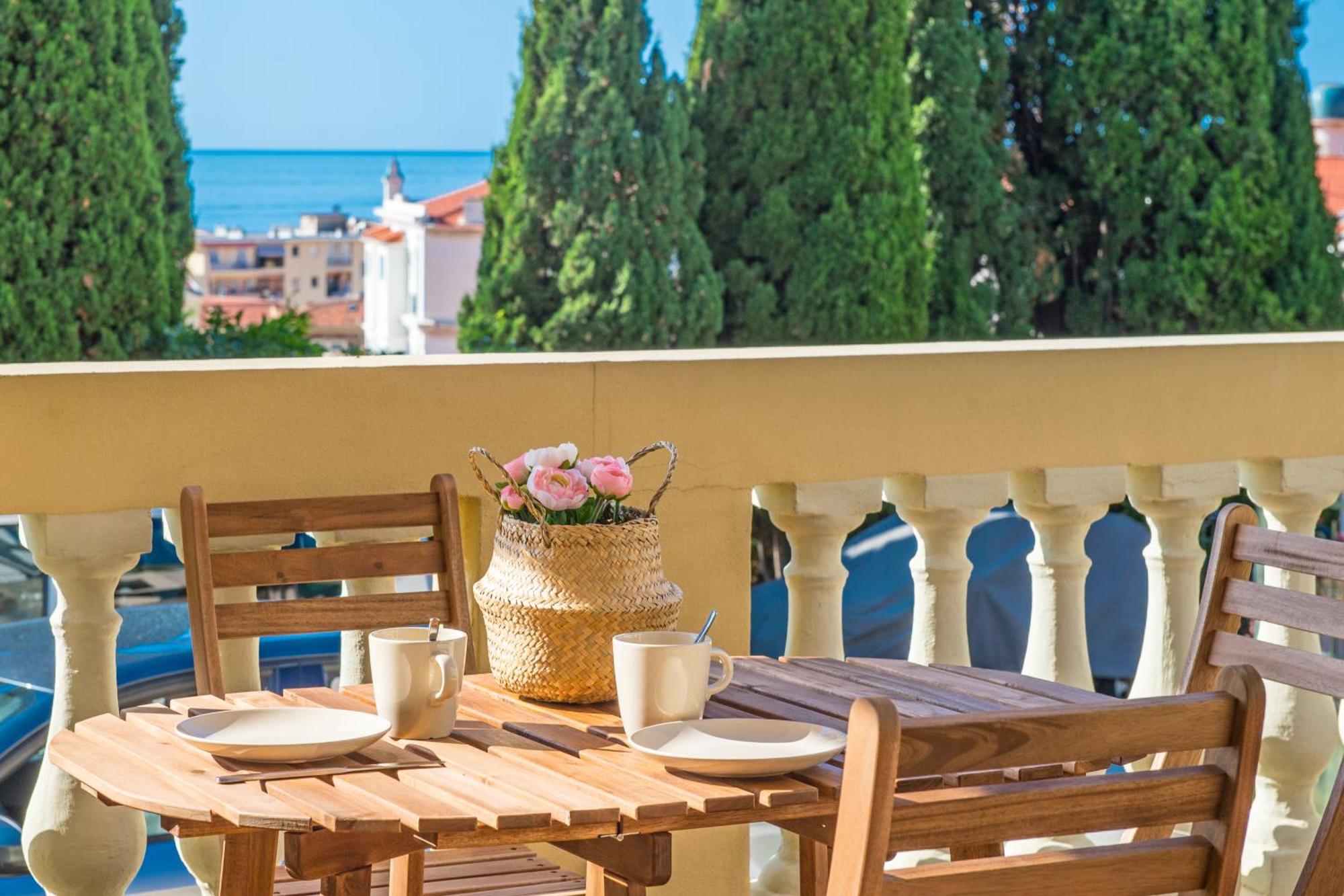 Oliviers -Agreable 2 Pieces Dans Maison Bourgeoise Menton Exterior photo